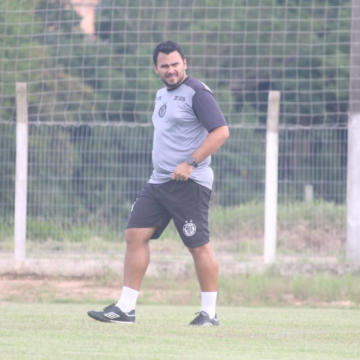 Hercílio Luz anuncia William Araújo como técnico para 2025