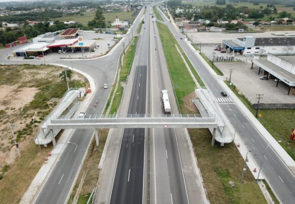 Obra da nova passarela na BR-101, em Imbituba, é concluída