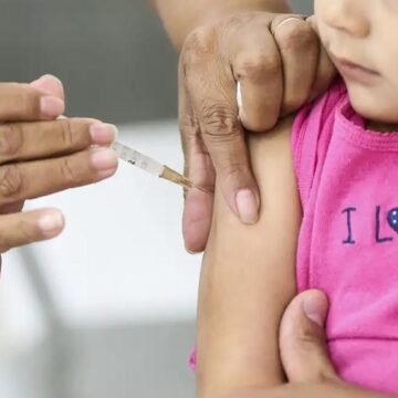 Vacinas contra a poliomielite agora são aplicadas por doses injetáveis Vacinas contra a poliomielite agora são aplicadas por doses injetáveis
