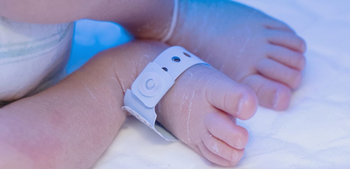 Quase 200 crianças na Amurel foram registradas sem o nome do pai em 2024