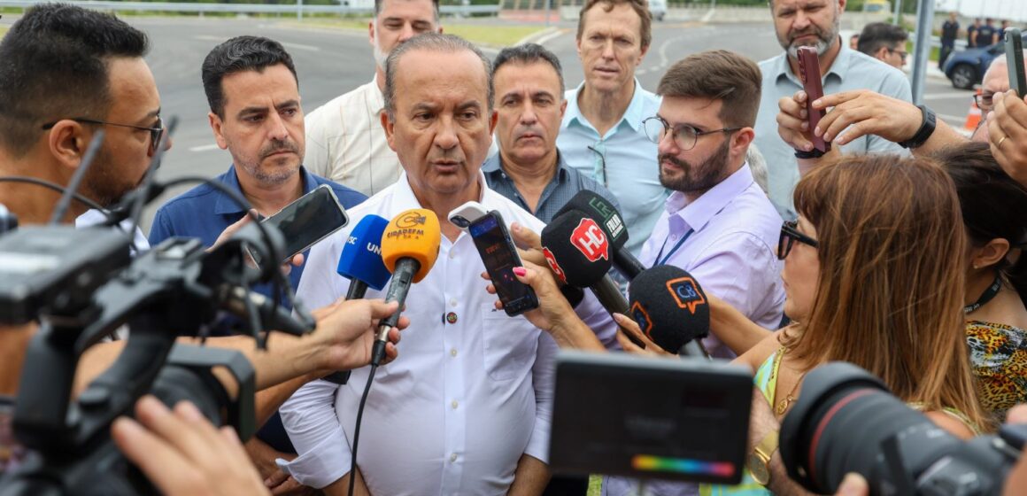 Governador Jorginho Mello inaugura três importantes obras na região Governador Jorginho Mello inaugura três importantes obras na região