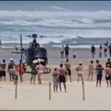 Homem é resgatado em estado grave após afogamento em Praia do Camacho