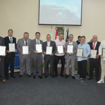 Prefeitos e vereadores eleitos de cidades da região são diplomados