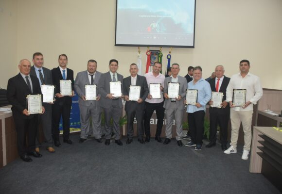 Prefeitos e vereadores eleitos de cidades da região são diplomados