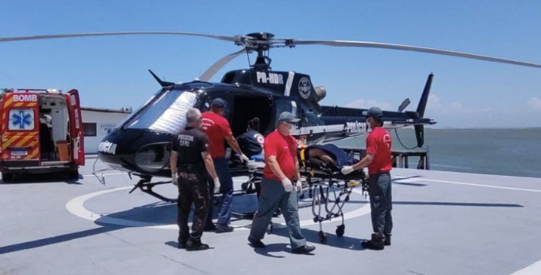 Homem sofre infarto em Laguna e é transferido para Tubarão de helicóptero