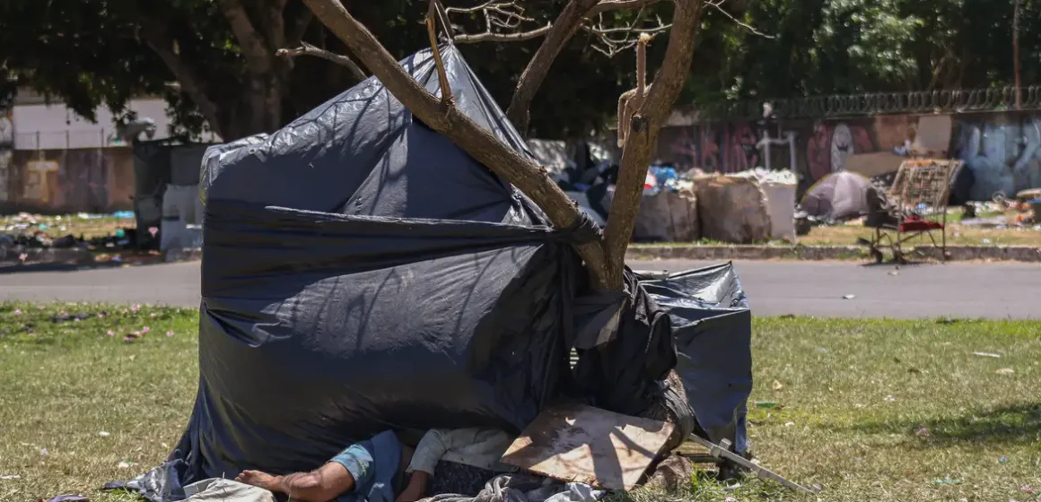 Aumenta em 25% o número de moradores de rua no Brasil Aumenta em 25% o número de moradores de rua no Brasil