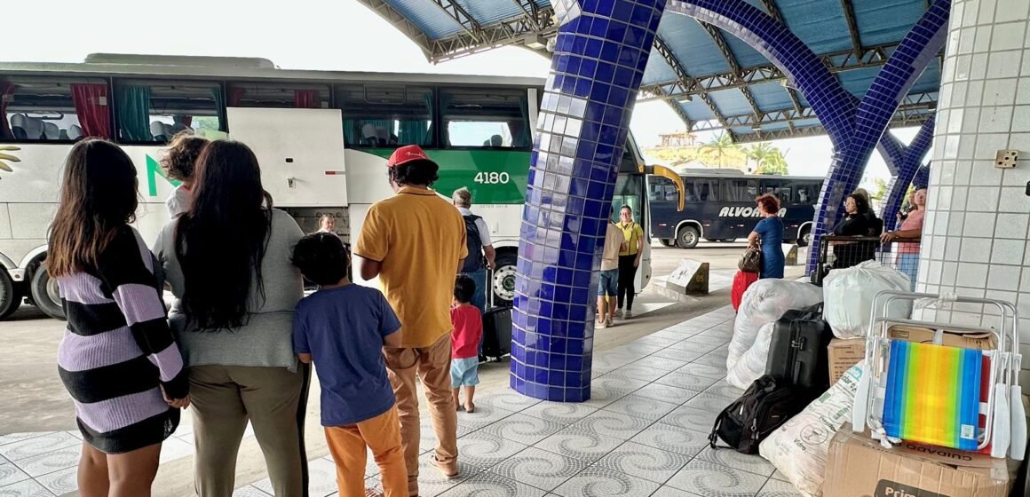 Família indígena retorna ao Paraná com apoio da prefeitura de Tubarão