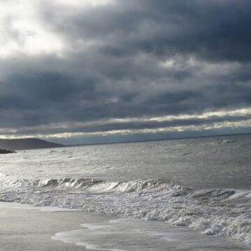 Fim de semana: chuvas irregulares persistem no estado com risco de temporais isolados