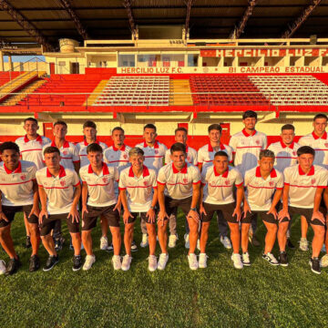 Hercílio Luz estreia na Copinha 2025 contra o Coritiba nesta sexta-feira (3) Hercílio Luz estreia na Copinha 2025 contra o Coritiba nesta sexta-feira (3)