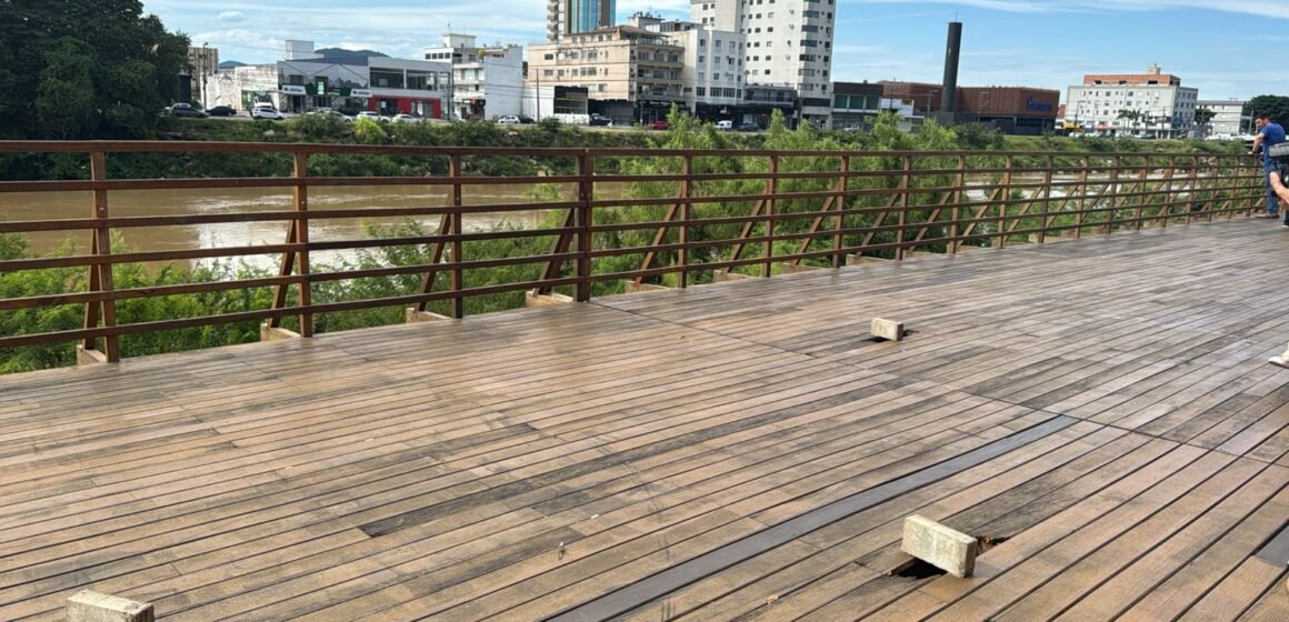 Deck da beira-rio é interditado em Tubarão após vistoria técnica Deck da beira-rio é interditado em Tubarão após vistoria técnica