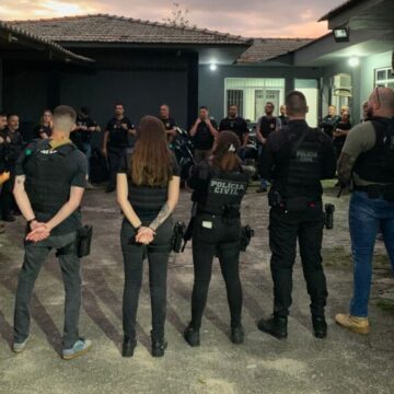 Polícia Civil prende dois por desvio de R$ 1 milhão em saibro em Imbituba