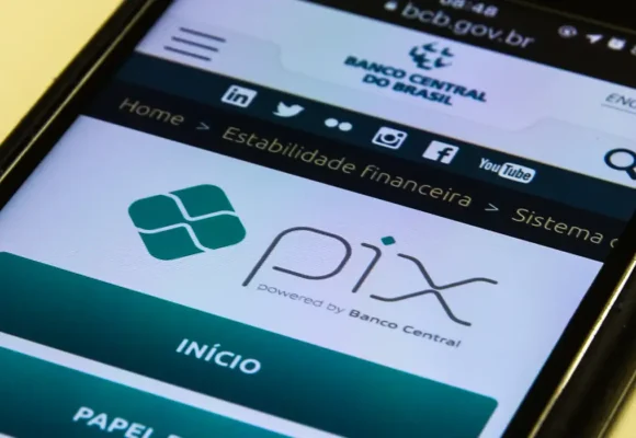 Receita revoga ato normativo que modernizava fiscalização do Pix