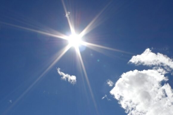 Primeira onda de calor da primavera chega a SC neste fim de semana com até 35°C