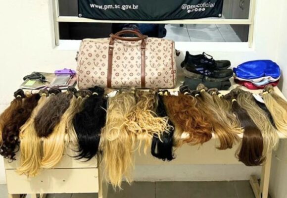 Homem armado invade salão de beleza e rouba produtos em Tubarão