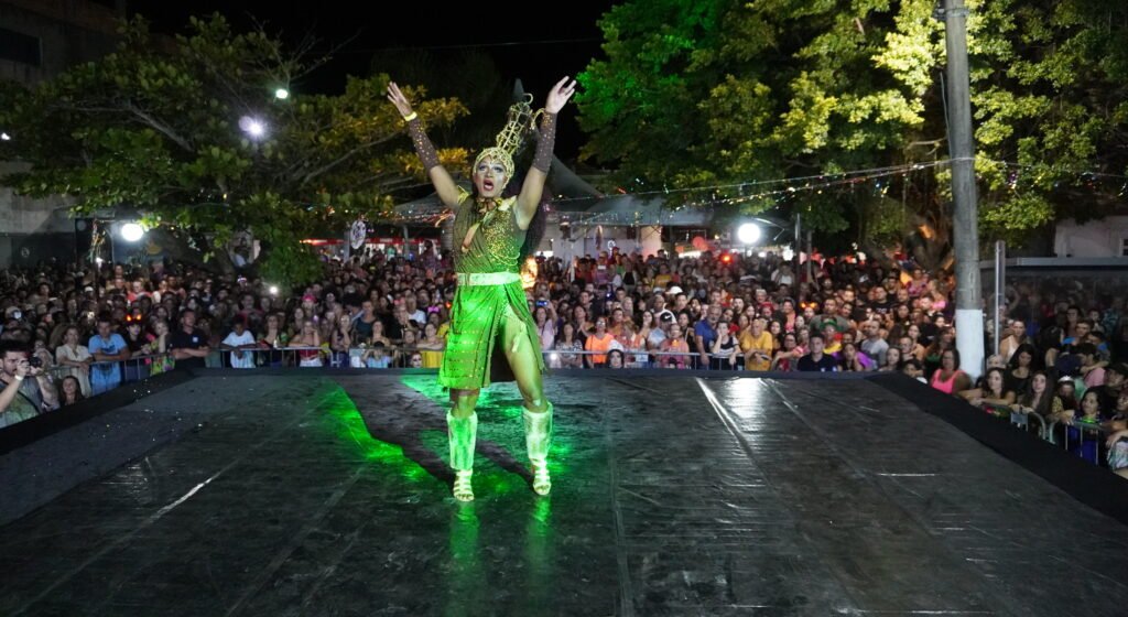 Tradicional Baile das Bonecas abre oficialmente o Carnaval de Laguna Tradicional Baile das Bonecas abre oficialmente o Carnaval de Laguna
