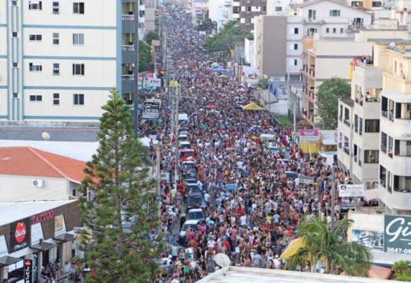 Carnaval: cerca de 250 mil pessoas são esperadas no Bloco da Pracinha, em Laguna