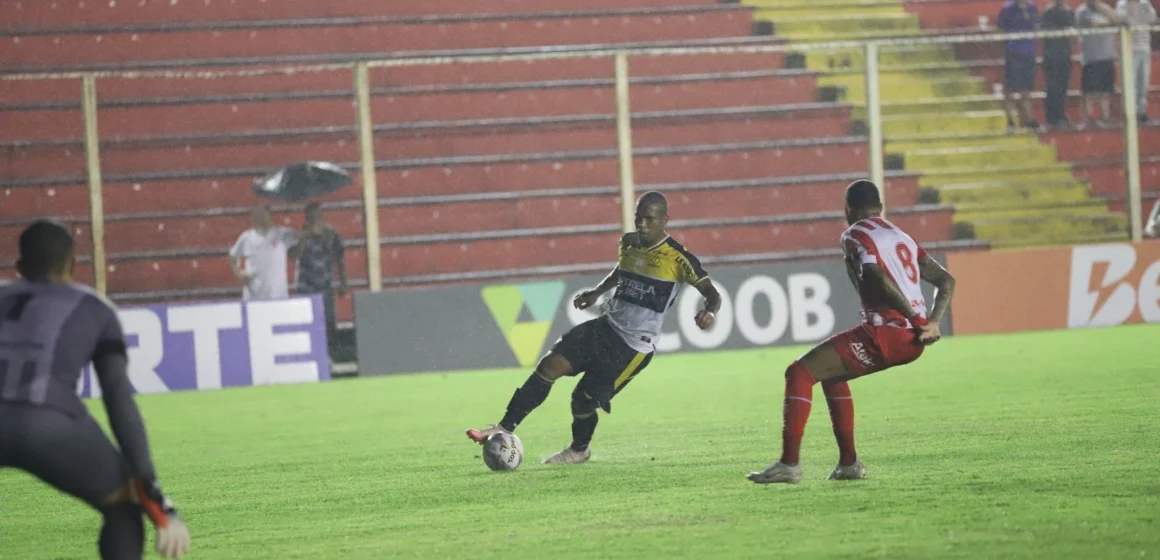 Hercílio Luz perde para o Criciúma e é rebaixado no Catarinense