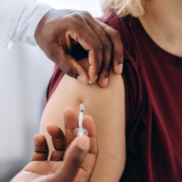 Vacina 100% nacional contra a dengue será oferecida pelo SUS em 2026