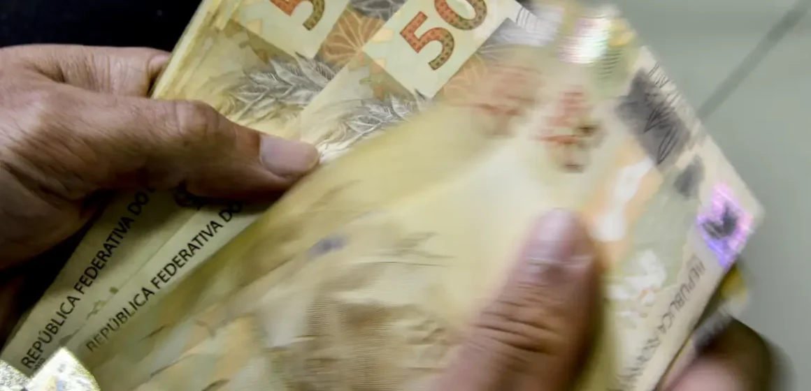 Isenção de IR para quem ganha até R$ 5 mil entra em vigor