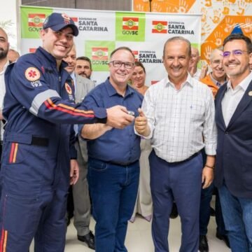 Laguna e Tubarão recebem novas ambulâncias do Samu