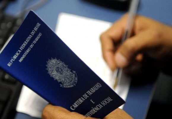 Crédito consignado para trabalhadores CLT começa a valer nesta sexta