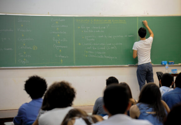 Prefeitura de Tubarão sanciona reajuste de 6,27% para professores