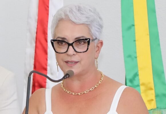 Vereadora do PT é eleita presidente da Câmara de Laguna