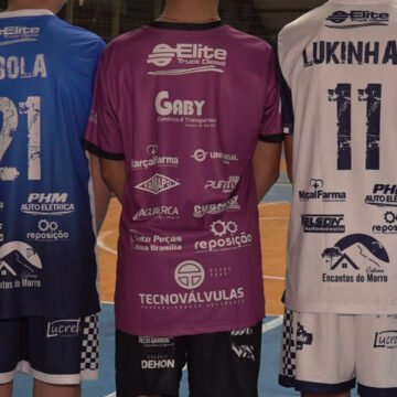 Tubarão Futsal apresenta novos uniformes para as categorias de base Tubarão Futsal apresenta novos uniformes para as categorias de base