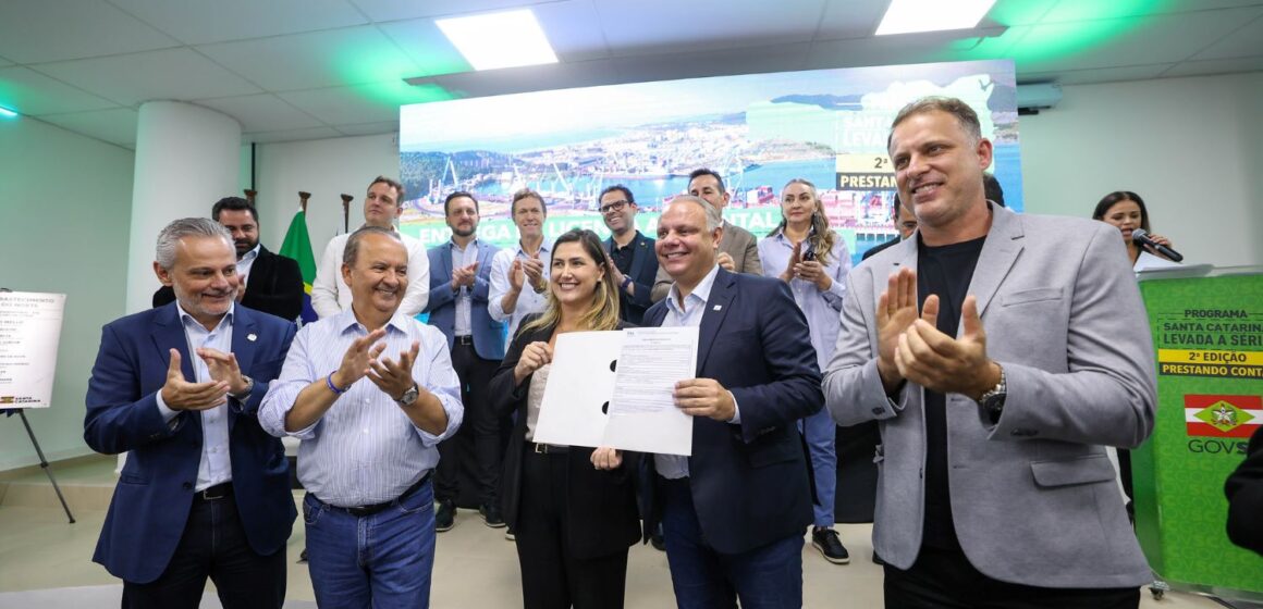 Governador anuncia ampliação do Porto de Imbituba e outros investimentos na Amurel