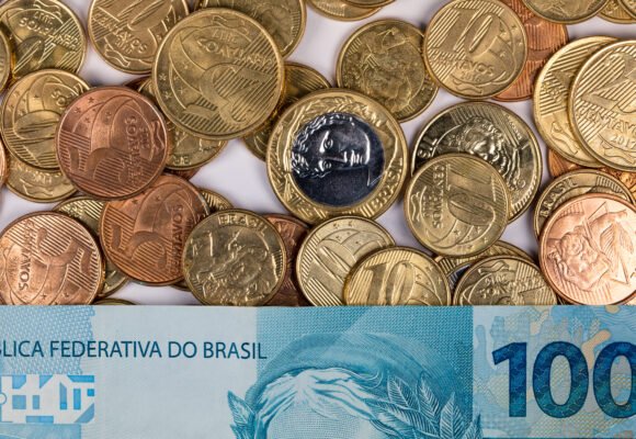 Abono salarial do PIS/Pasep é liberado para nascidos em março e abril