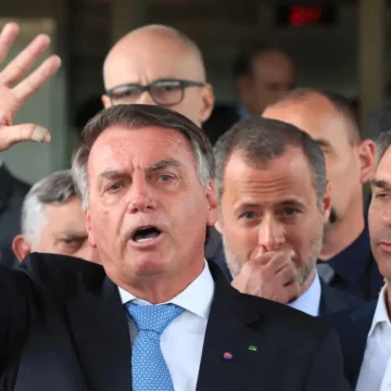 Alexandre de Moraes nega pedido de prisão de Bolsonaro Alexandre de Moraes nega pedido de prisão de Bolsonaro