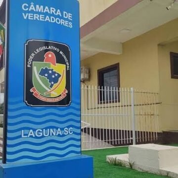 Vereadores de Laguna derrubam veto e aprovam reajuste de 61%