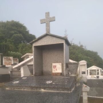 Criminosos invadem cemitérios de Laguna e furtam metais