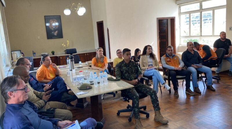 Capivari de Baixo realiza reunião de planejamento para simulado de desastras naturais Capivari de Baixo realiza reunião de planejamento para simulado de desastras naturais