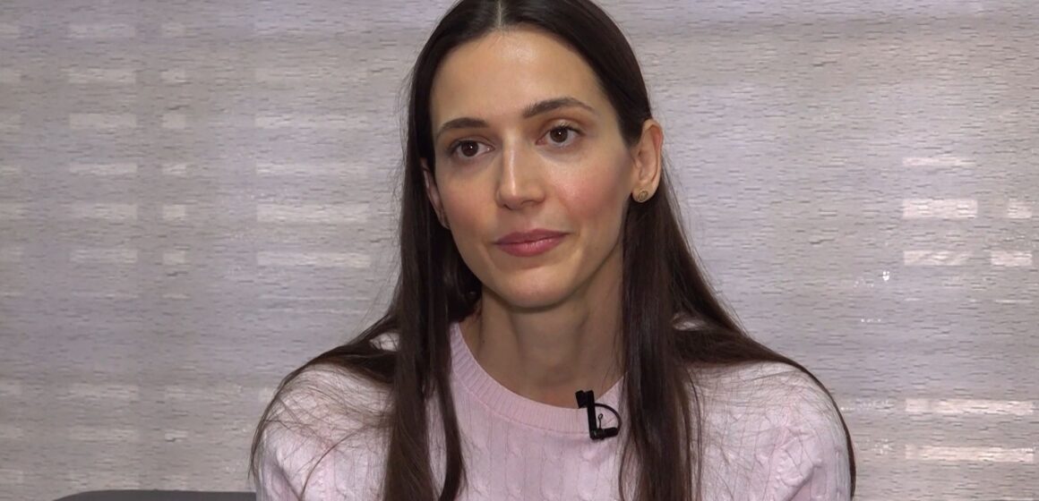 Difamação internacional: tubaronense luta por justiça após ser acusada de integrar seita criminosa Difamação internacional: tubaronense luta por justiça após ser acusada de integrar seita criminosa