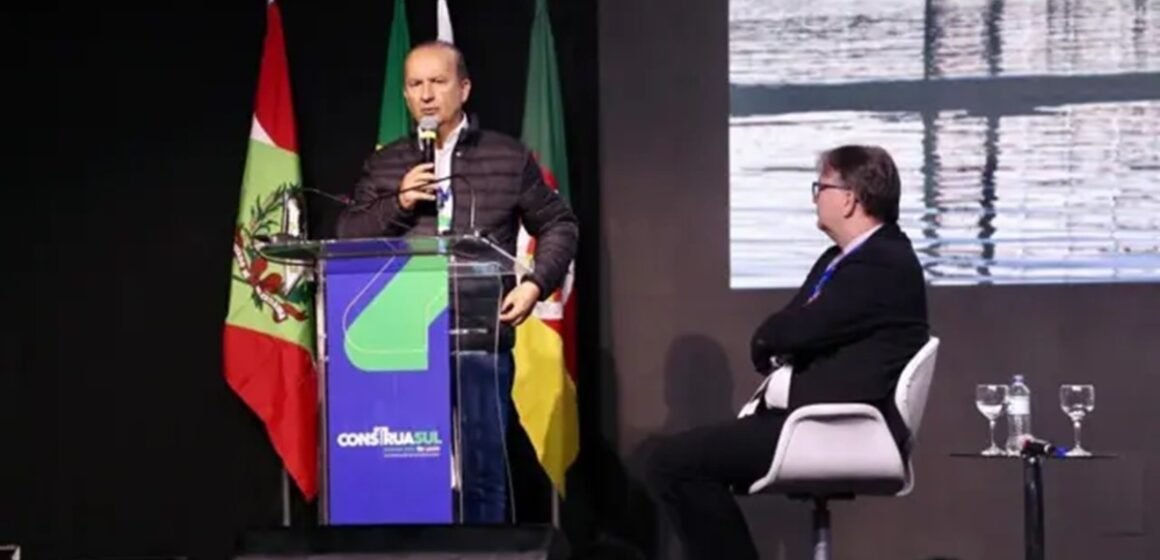 Governador Jorginho Mello cita separação do Sul durante evento