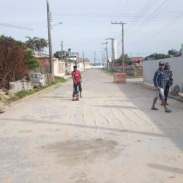 Rua Rene Rollin recebe pavimentação completa no bairro Mar Grosso