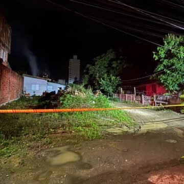Incêndio atinge residência abandonada no Centro de Tubarão