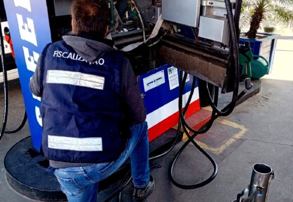 Imetro-SC identifica irregularidades em postos de combustíveis