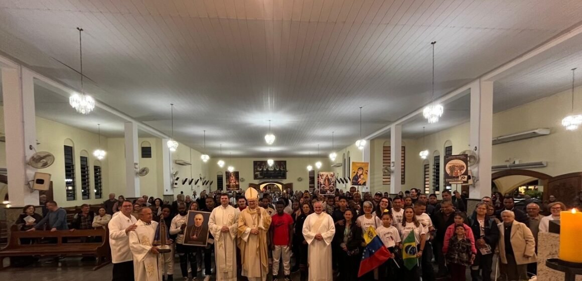 Missa de abertura da Semana do Migrante reúne diversas nações em Tubarão