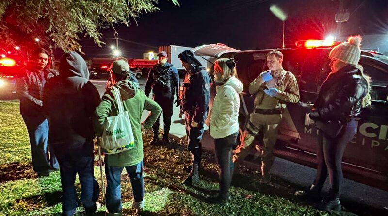 Força-tarefa aborda pessoas em situação de rua e encontra mulher com mandado aberto Força-tarefa aborda pessoas em situação de rua e encontra mulher com mandado aberto