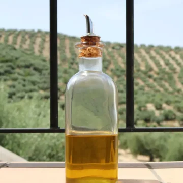 Anvisa proíbe venda e consumo de três marcas de azeite