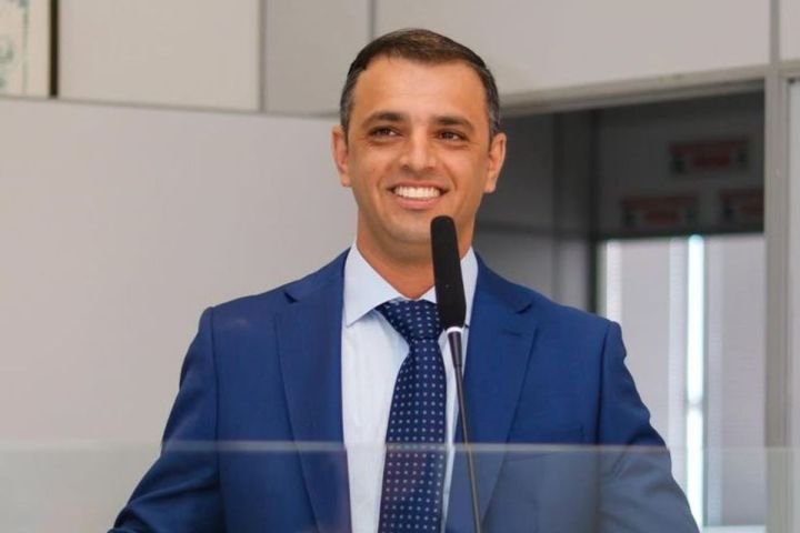 Prefeito de Garopaba é indiciado por suspeita de fraudes em licitações públicas