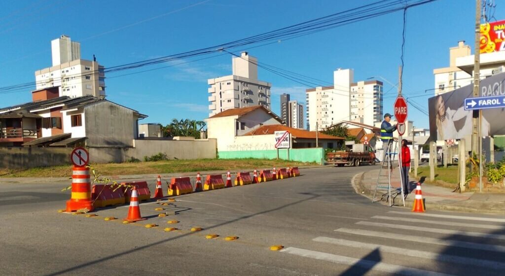 Ponte Paulo Osny May tem intervenção para bloquear a passagem de veículos