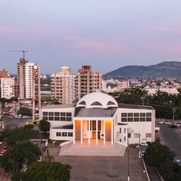 Cripta da Catedral de Tubarão volta a receber missas a partir de hoje (16) Cripta da Catedral de Tubarão volta a receber missas a partir de hoje (16)