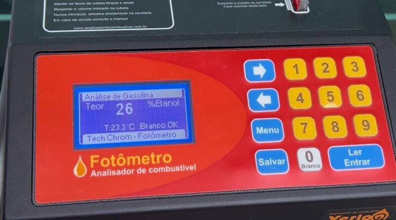 Procon de Tubarão utiliza equipamento que identifica combustível adulterado em segundos Procon de Tubarão utiliza equipamento que identifica combustível adulterado em segundos
