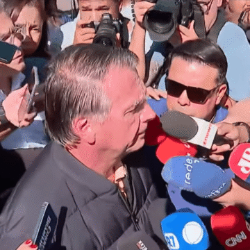 Bolsonaro diz que investigação é política e chama medidas do STF de “suprema humilhação”