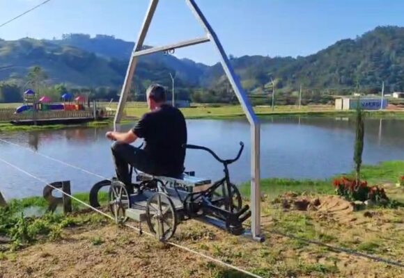 Nova atração: Casa dos Arcos, em Pedras Grandes, agora tem carro voador