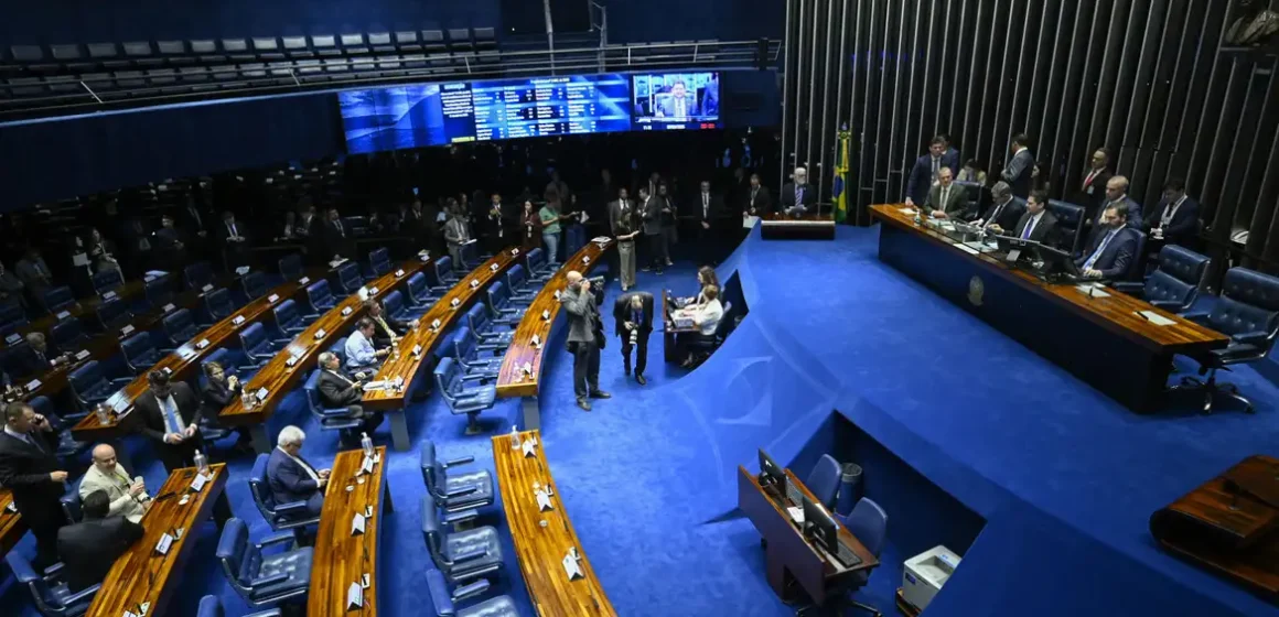 Senado aprova isenção de Imposto de Renda para quem ganha até dois salários-mínimos
