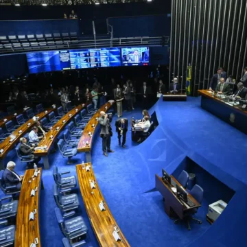 Senado aprova isenção de Imposto de Renda para quem ganha até dois salários-mínimos